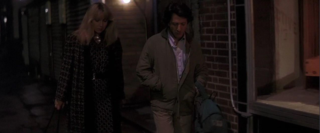 — Подожди, у меня не хватит денег на такси.
— Пустяки, это дешевле, чем если бы нас просто ограбили! Пойдём пешком?