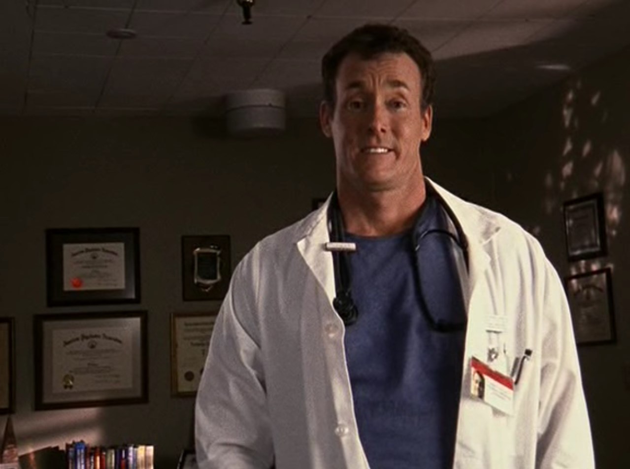 Доктор Перри Кокс Наверное, я стал врачом, потому что с самого раннего детства мечтал помогать людям. Я никому этого не рассказывал, помню, мне было лет семь и я нашёл птенца, который выпал из гнезда. Я подобрал его, принёс домой, построил ему домик, ну, как сумел, конечно, гнездо из старой коробки из-под обуви... Нет, я стал врачом по тем же четырем принципам, что и остальные: женщины, деньги, власть и женщины.