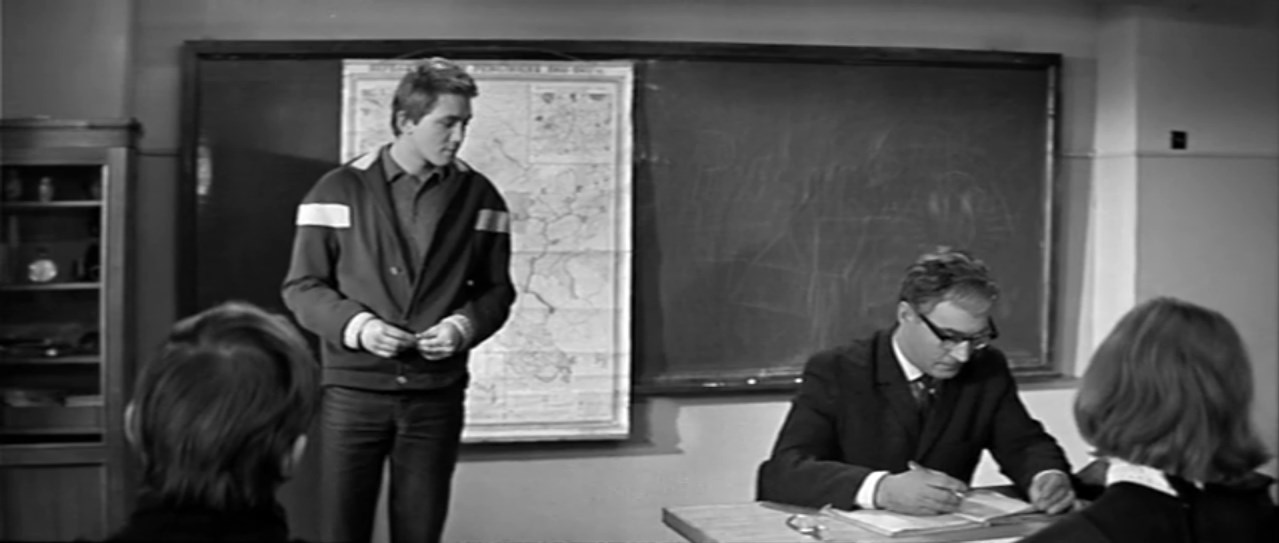 — В учебнике о нём всего пятнадцать строчек…

— Пятнадцать строчек… От большинства людей остается только тире между двумя датами.