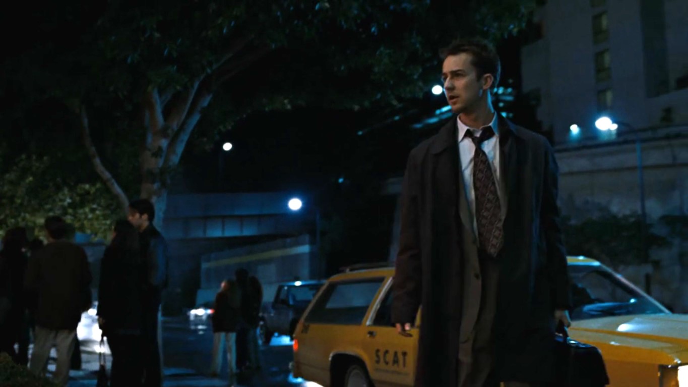 Джек (рассказчик) Фут бетонной стены радует, когда твоему соседу надоедает пользоваться слуховым аппаратом, и он включает телевизор на полную громкость.