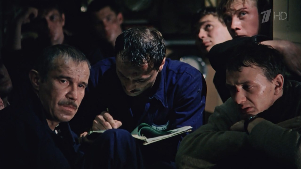 — Коль... Ты как?
— В Венецию хочу. Место посетить, где Отелло Дездемону задушил.
— Правильно. Поднимемся наверх, посетим.
— Он её на Кипре задушил.
— Жаль. Потому что хочется в Венецию.