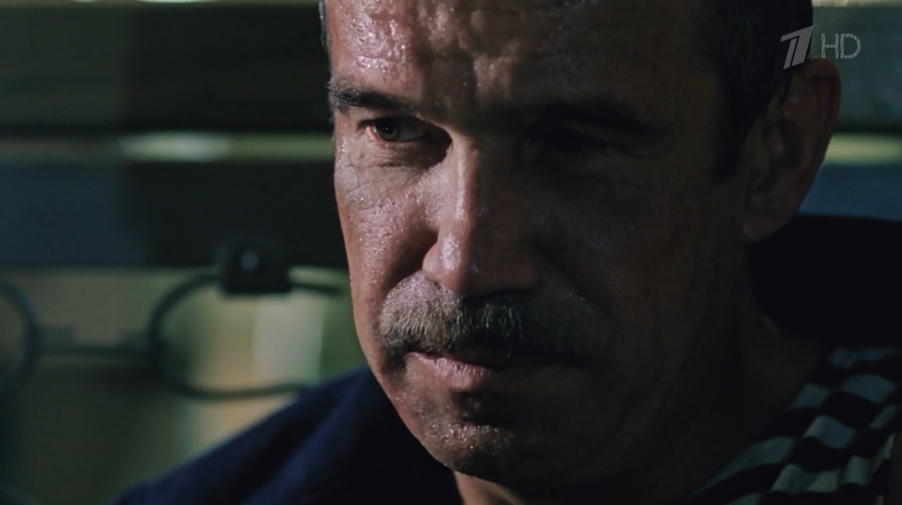 — Коль... Ты как?
— В Венецию хочу. Место посетить, где Отелло Дездемону задушил.
— Правильно. Поднимемся наверх, посетим.
— Он её на Кипре задушил.
— Жаль. Потому что хочется в Венецию.