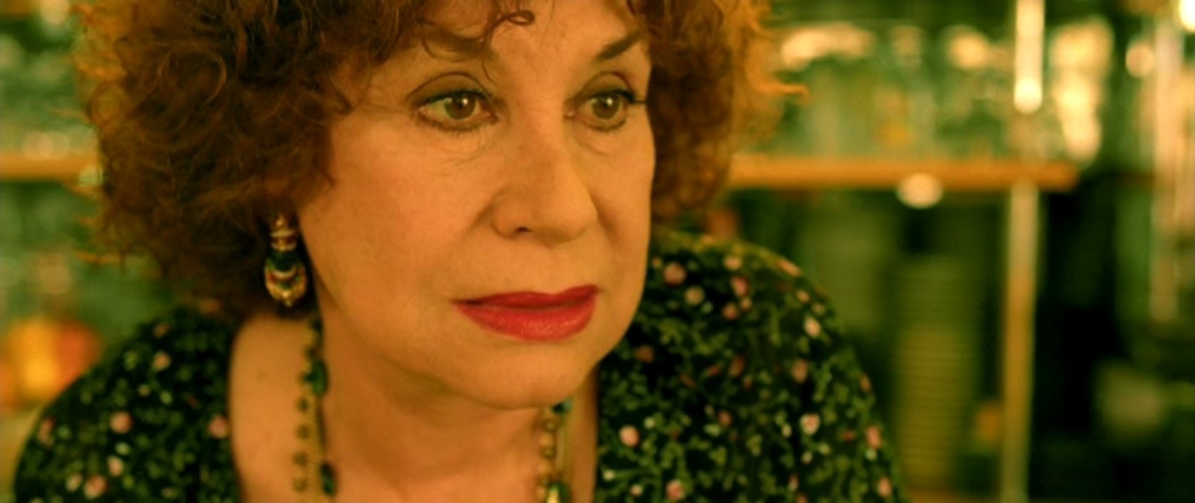 Посетитель кафе — Видимо вы совсем не знали большой любви...
— Не знала — не хромала бы на правую ногу...