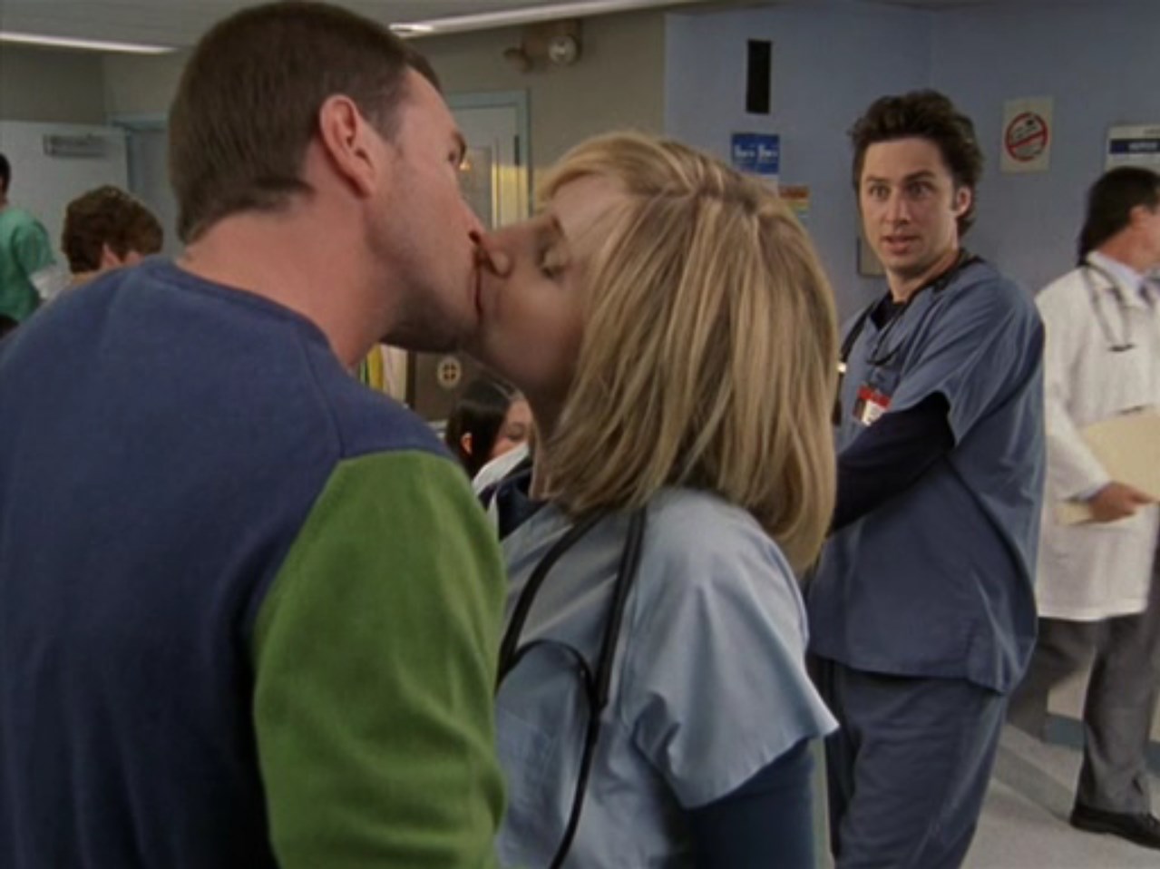 — У тебя что-то на лице.
— Что?
— [мысленно] Любовь всей моей жизни.