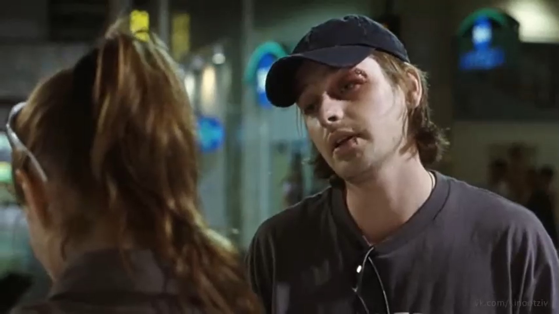 Андрей Драгунов однокурсница Андрея — Бегаешь только по Москве как наскипидаренный.
— Лучше бегать наскипидаренным, чем лежать наформалиненным.