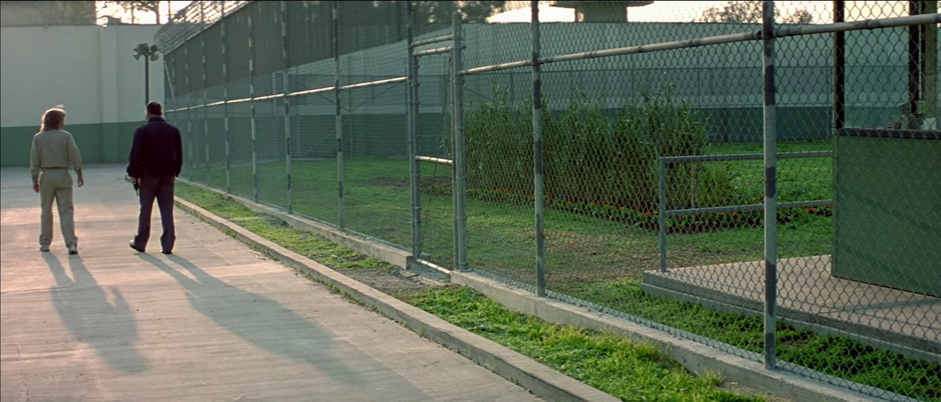 Джордж Джейкоб Янг Всю свою жизнь я разбрасывался чувствами, а сейчас я выдохся, у меня ничего не осталось. Но я улыбаюсь, зная, что всегда стремился к большему.