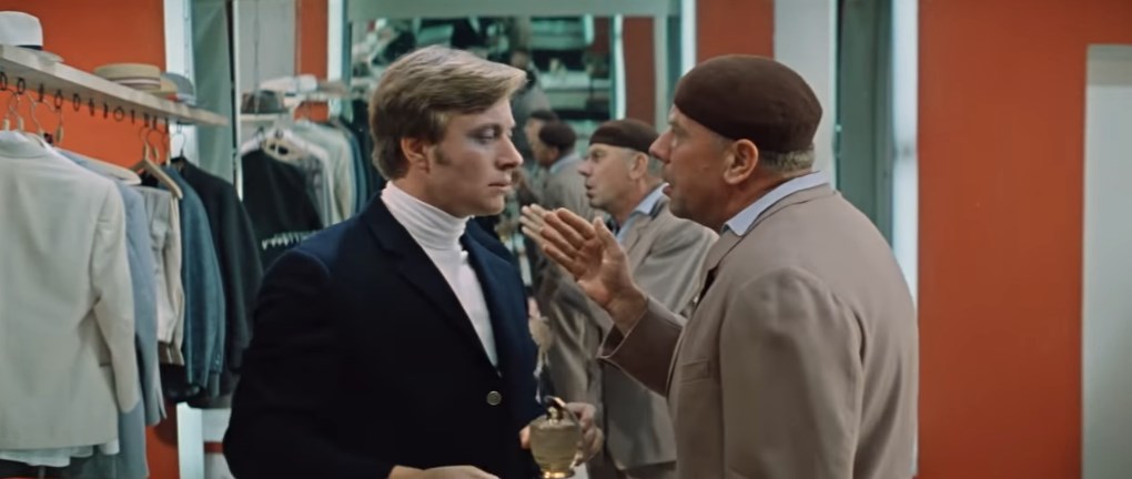 — Не беспокойся, Козладоев...
— КозАдоев!
— КозЛАдоев! Буду бить аккуратно… но сильно!