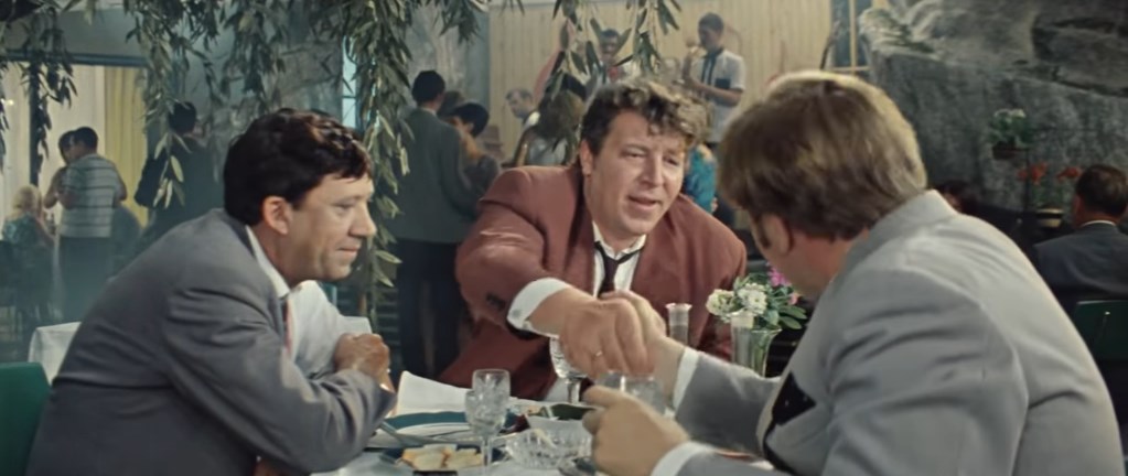 — Будете у нас на Колыме – милости просим.
— Нет уж, лучше вы к нам...