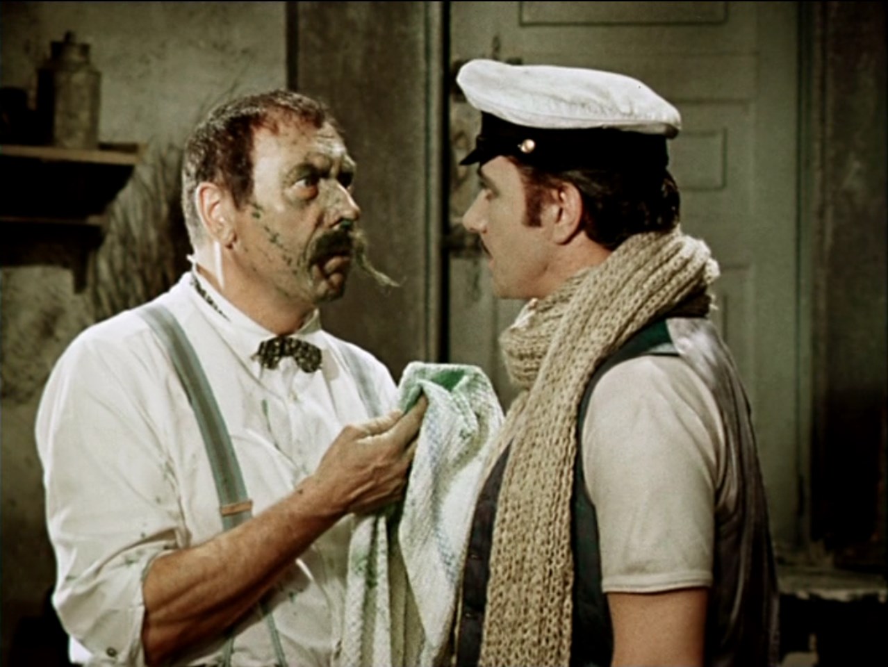 Всю контрабанду делают в Одессе, на Малой Арнаутской улице.