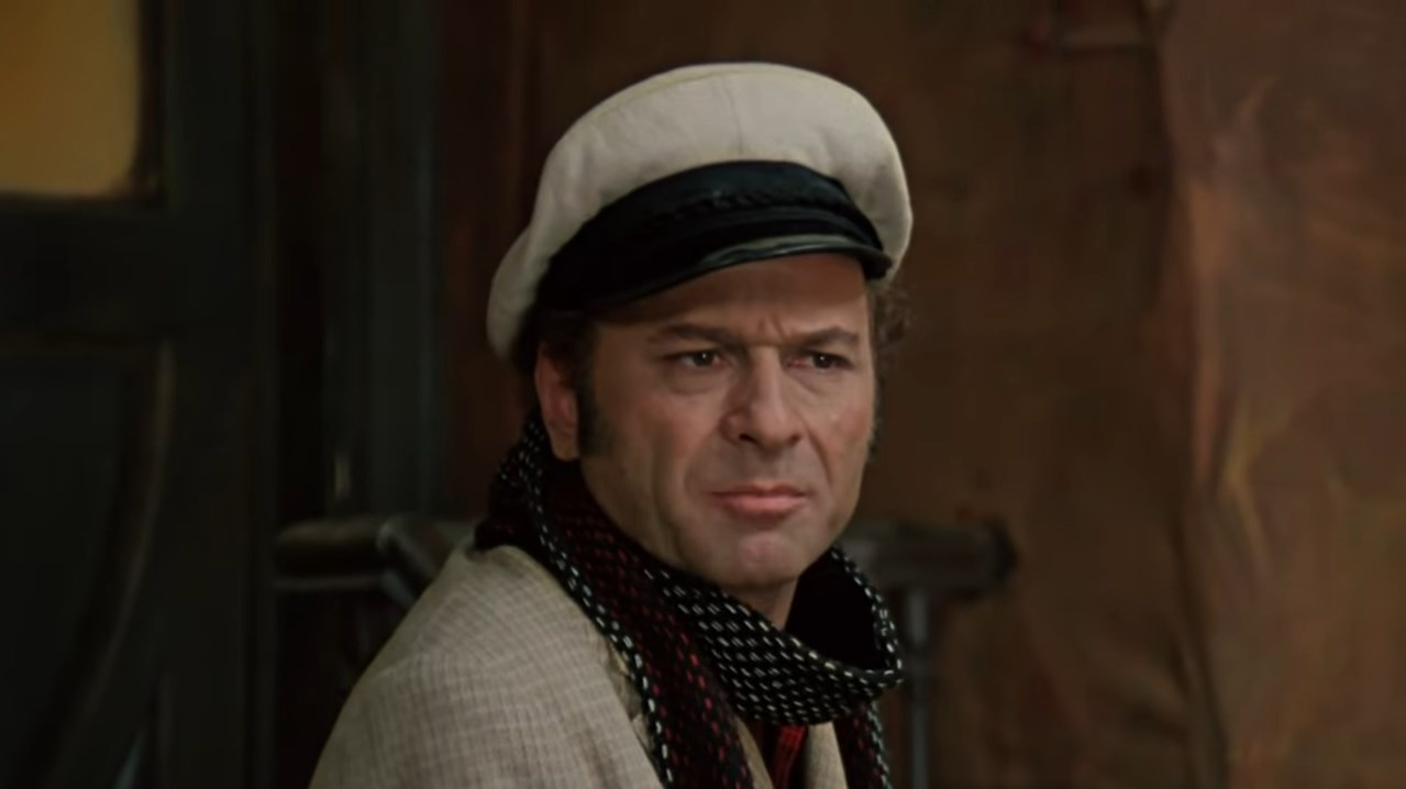 Какие деньги? Вы, кажется, спросили меня про какие-то деньги?