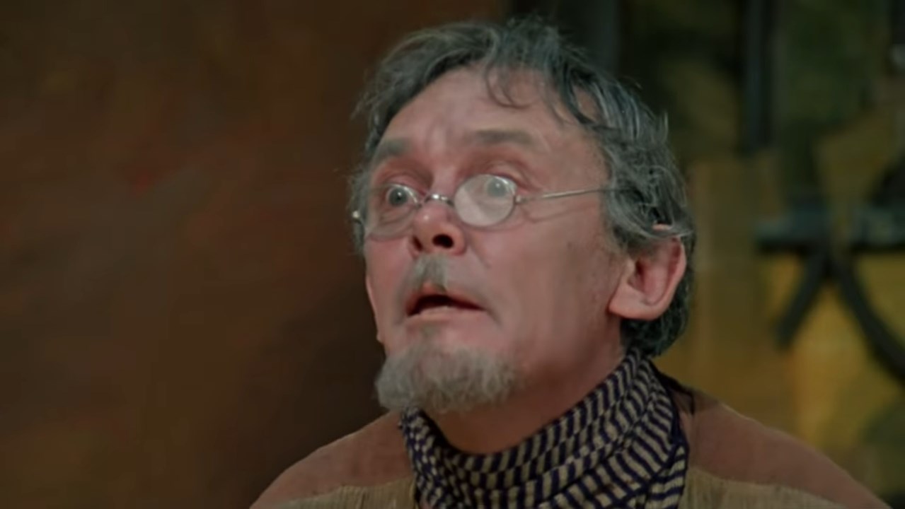 Какие деньги? Вы, кажется, спросили меня про какие-то деньги?