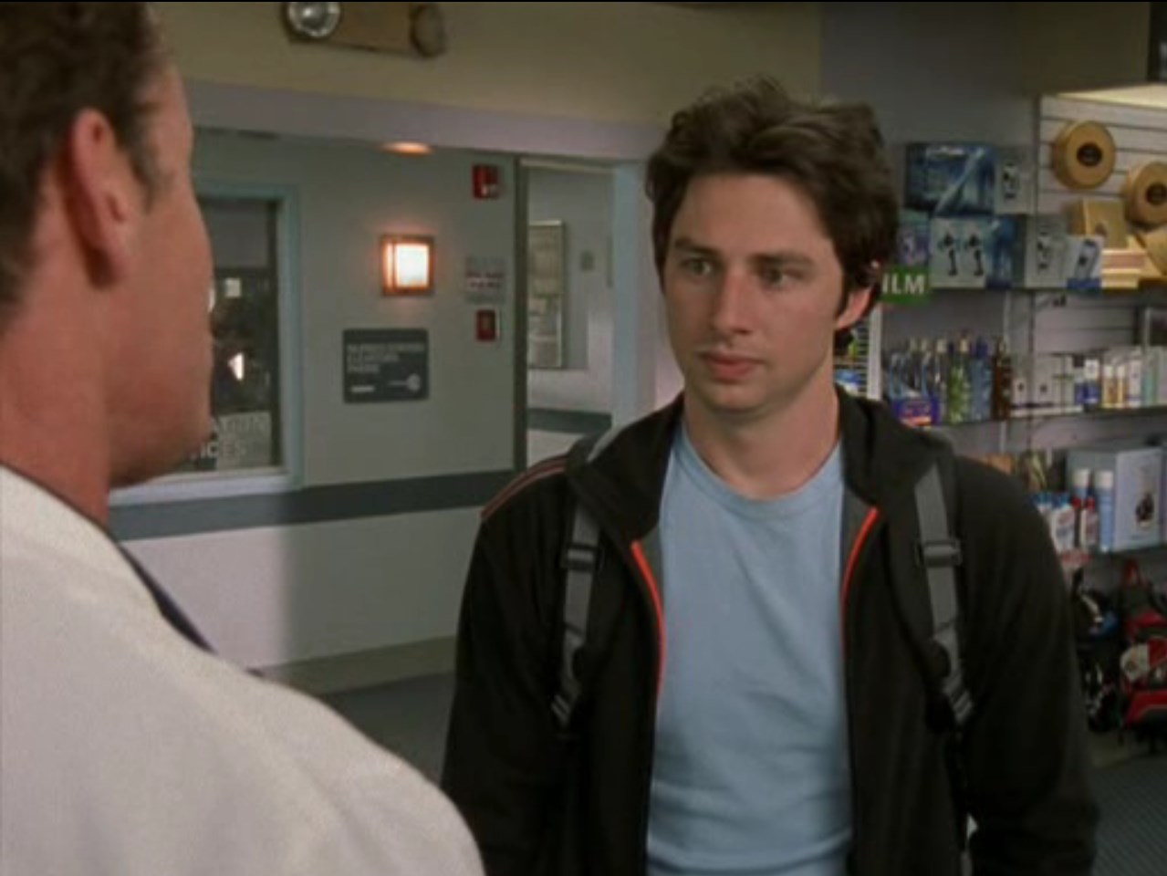 — Я, конечно, могу назвать несколько вещей, которые меня волнуют столь же мало, как и наша последняя неделя вместе... Низкоуглеводная диета, Майкл Мур, республиканская национальная конвенция, кабала, всё, что связано с ней, дочери Буша, беспроводной интернет, сериалы, переработка отходов, программа Подстава на МТВ, латиноамериканские Гремми, настоящие Гремми, телепузики, гонорары игроков Янки, демократические штаты, республиканские штаты, машины-гибриды, ведущие всех-всех-всех ток шоу... Все на этой планете, все в солнечной системе, а также все-все-все на этом свете, что существует, существовало в прошлом и когда-нибудь будет существовать во всех возможных измерениях! Ах, да! И еще Хью Джекман!
— Хью Джекман! Это же Росомаха из Людей Икс! Как он мог!!!