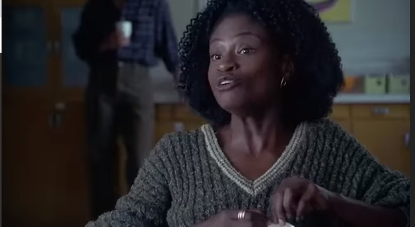 Погоди-ка, я что, должна жалеть тебя, только потому что ты красивая? И потому что ты зашибала десять тысяч в минуту, нихрена не делая? О, это было так тяжело, так ужасно. «Они так плохо со мной обращались».