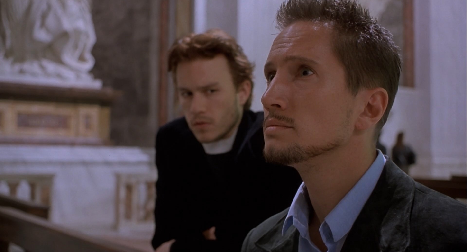 Бог существует. Ему просто начхать на всё.