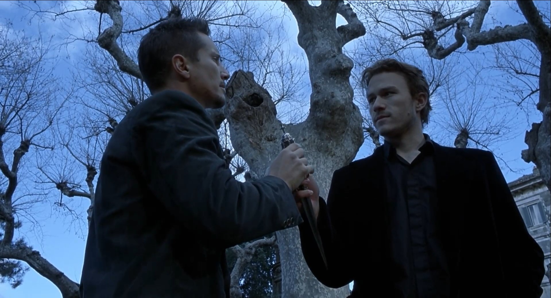 Уильям Эден По-настоящему прощаемся мы только в миг смерти.