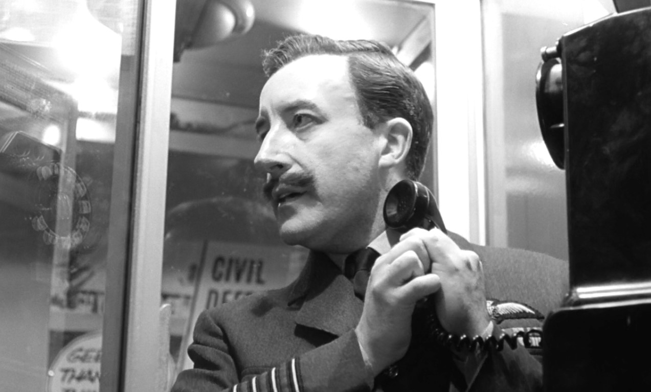 — Ладно, я достану деньги. Но если вы не дозвонитесь президенту США, знаете, что с вами будет?
— Что?
— Вам придется ответить перед компанией Coca-Cola!