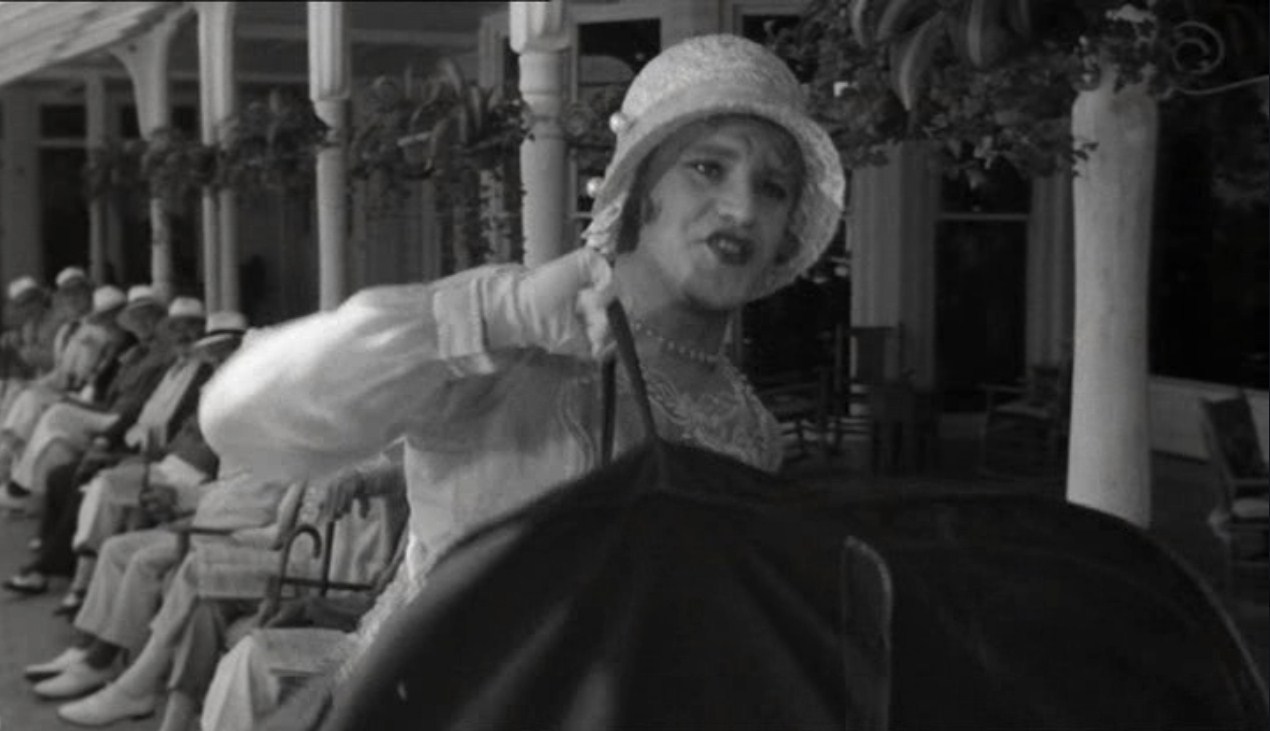 Джерри «Дафна» Осгуд Филдинг III — Перед вами Озгуд Филдинг Третий!
— А я Золушка Вторая!