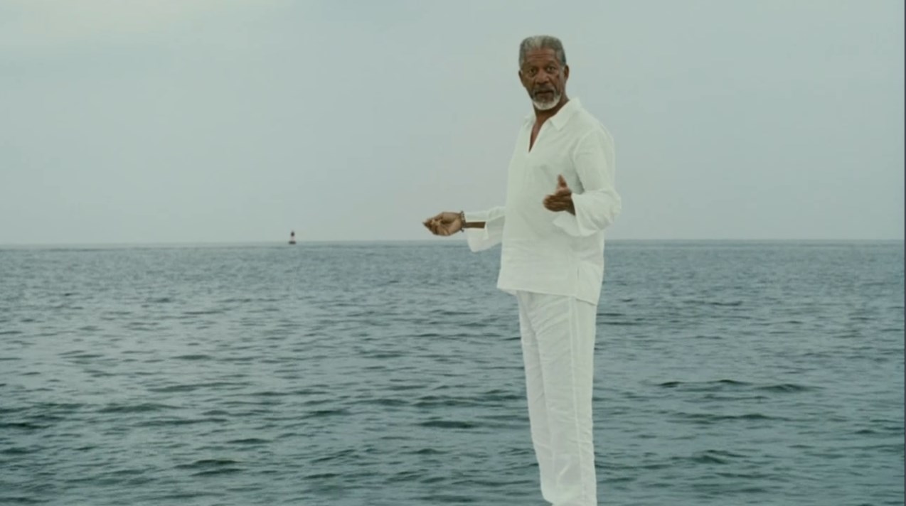 — У Бога не бывает отпуска!
— А ты слышал о Средневековье?