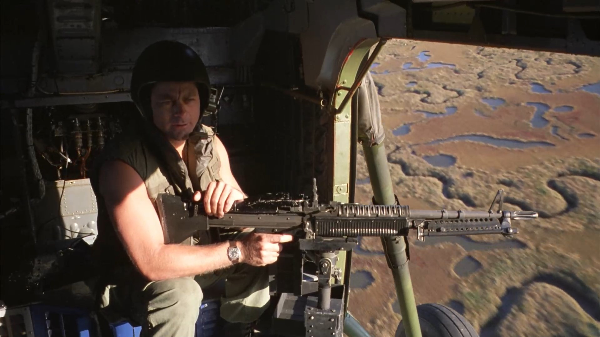 — А зачем нам писать про тебя?
— Потому что я настоящий убийца, мать твою. Без дерьма! Я убил 157 косоглазых и еще 50 буйволов. Любой может подтвердить.
— А женщин и детей?
— Иногда бывает.
— Как ты можешь стрелять в женщин и детей?!
— Легко. На них уходит меньше свинца. Разве война — это не ад?!