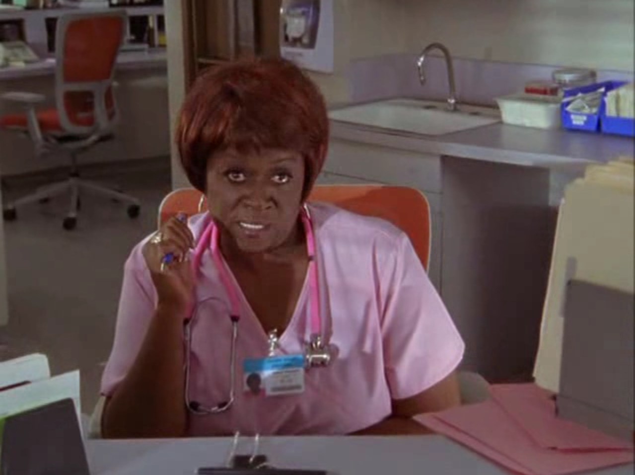 — Почему твоей ребенок сегодня утром был одет как Юлий Цезарь?
— У меня дома не было одежды для Сэма, поэтому я вырезал в наволочке отверстия для рук и ног. А золотой пояс — это чтобы не чувствовать себя глупо.