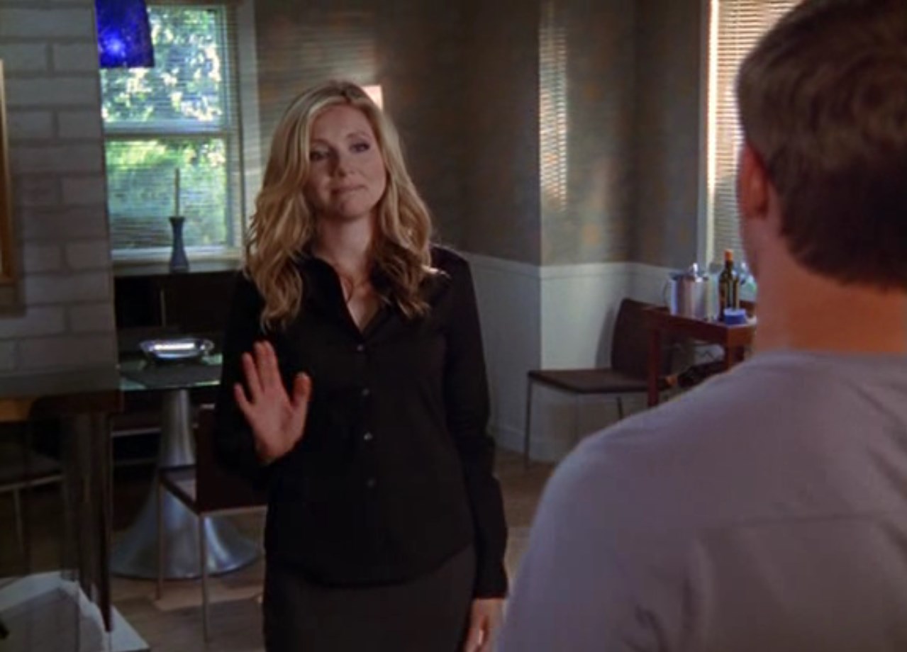 — Привет, Кит.
— Ты пришла к себе домой, пока я собираю вещи, хотя и обещала этого не делать. Блеск!
— Ну ты же знаешь, что мне нельзя верить. Я ведь еще обещала, что выйду за тебя замуж, да?