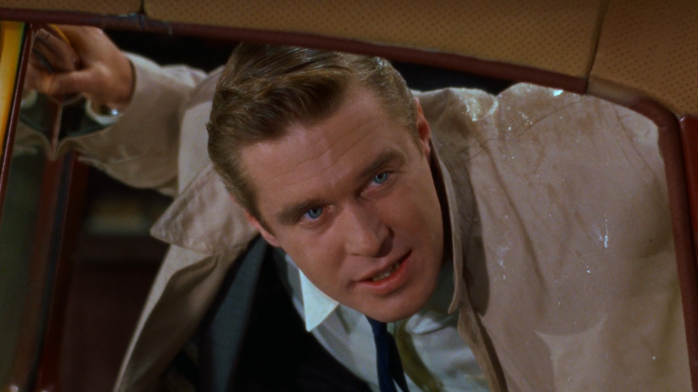 Знаешь, что с тобой не так? Ты трусиха. И больше ничего. Ты боишься поднять голову и сказать: «Жизнь есть жизнь». Люди влюбляются, люди хотят принадлежать друг другу, потому что это единственный шанс стать счастливыми. Ты называешь себя свободной, дикой. И ты так боишься, что кто-то посадит тебя в клетку. Детка, ты уже в клетке. Ты сама ее создала... Она всегда будет с тобой, потому что, куда бы ты ни отправилась, от самой себя тебе не убежать.