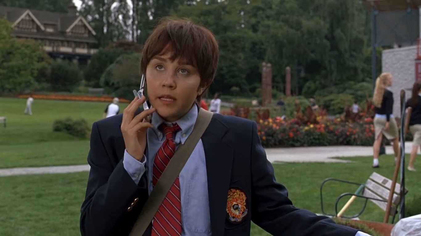 Виола Гастингс Мам, да пойми ты, каблуки придумали мужчины, чтобы женская задница выглядела сексуальней. А мы не могли бы убежать от них!