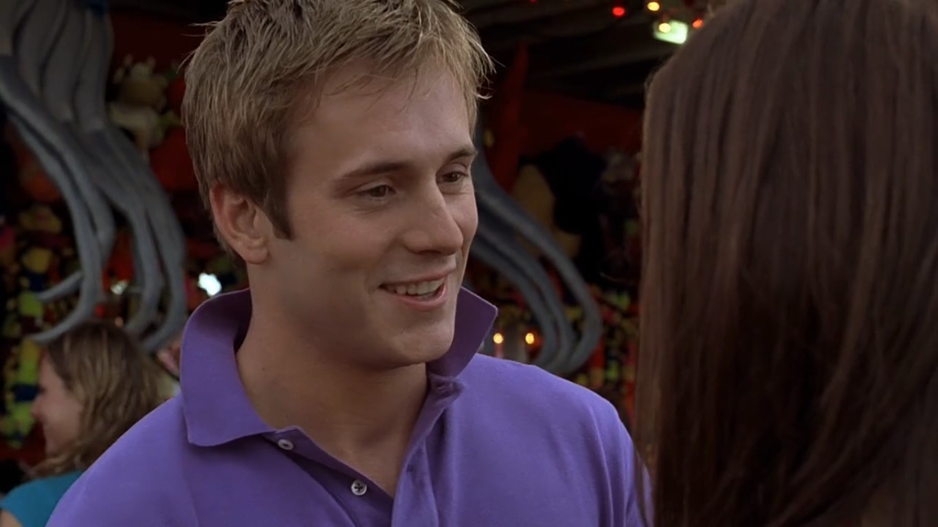 — Слушай! люди не расстаются из-за дурацкого футбола! Побудь девчонкой хоть пять секунд!
— Всего-то?! Ладно... Раз... дело не в дурацком футболе, два... ты дурак, три, четыре, пять... время вышло!