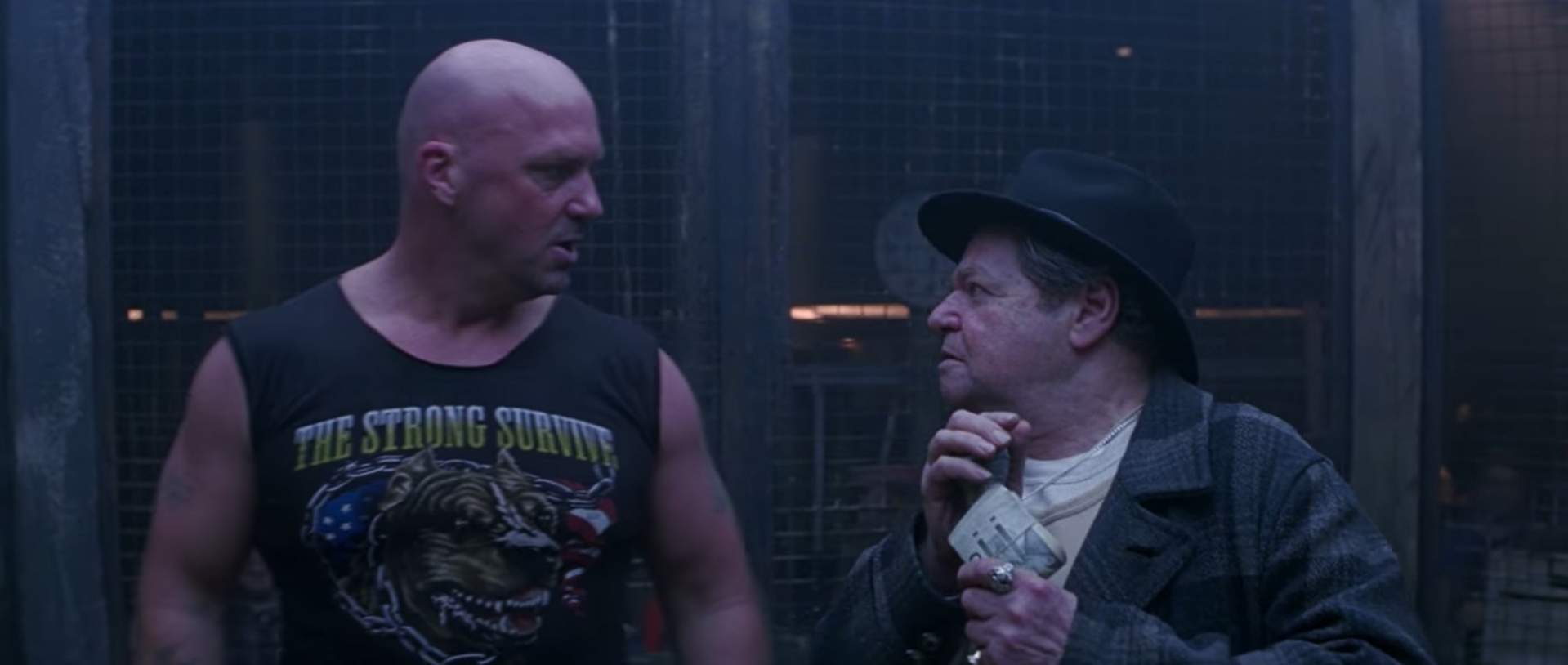 — Что бы ты не делал, не бей его ниже пояса.
— Почему?
— Он принимает это слишком близко к сердцу.