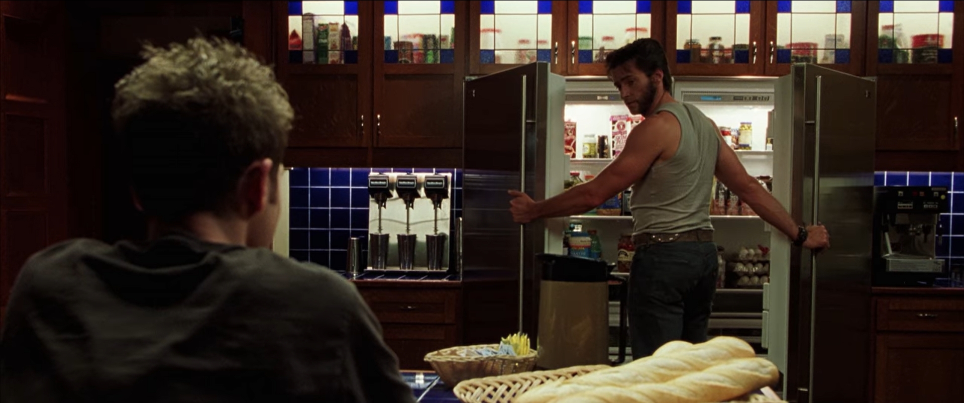 — Пиво есть?
— Это же школа...
— Значит нет?
— Значит нет.