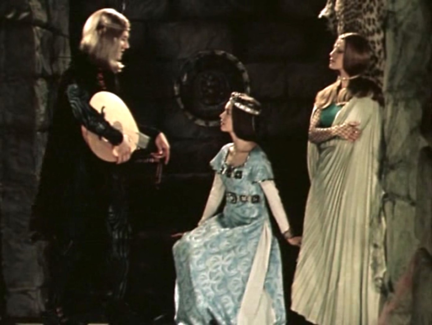 принцесса Мелисента Чем вы порадуете нас в этот прекрасный лунный день 31 июня, день, когда совершаются все чудеса, и всё невозможное, Лемисон, становится возможным?