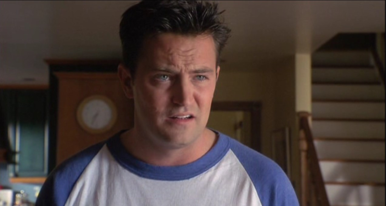 — Ты кому будешь верить: наемному убийце или своей жене?
— Отвечать обязательно?