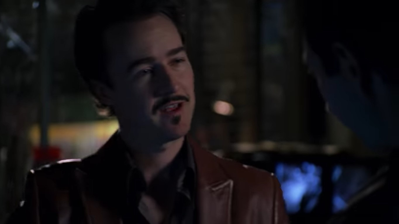 — Вы, американцы, любите героев. Чествуете Колумба, а он заблудился, истребил кучу несчастных аборигенов. А всё это ради чего?
— Я весь — внимание.
— Золота!